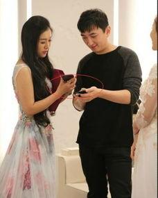 在娱乐圈吃瓜看戏,吃瓜看戏，揭秘明星幕后故事