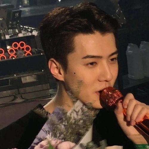 娱乐圈吃瓜抖音背景图片,揭秘抖音背景下的吃瓜盛宴