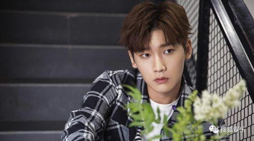 彭冠英蔡文静娱乐吃瓜,甜蜜互动引网友热议