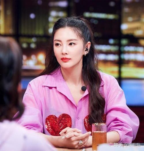 有娱乐圈吃瓜群吗知乎,揭秘明星私生活背后的秘密