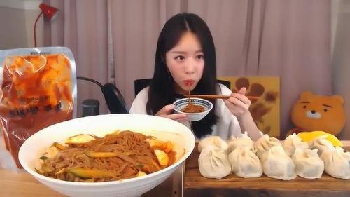 娱乐吃瓜酱吃面条视频,趣味横生瞬间引网友热议